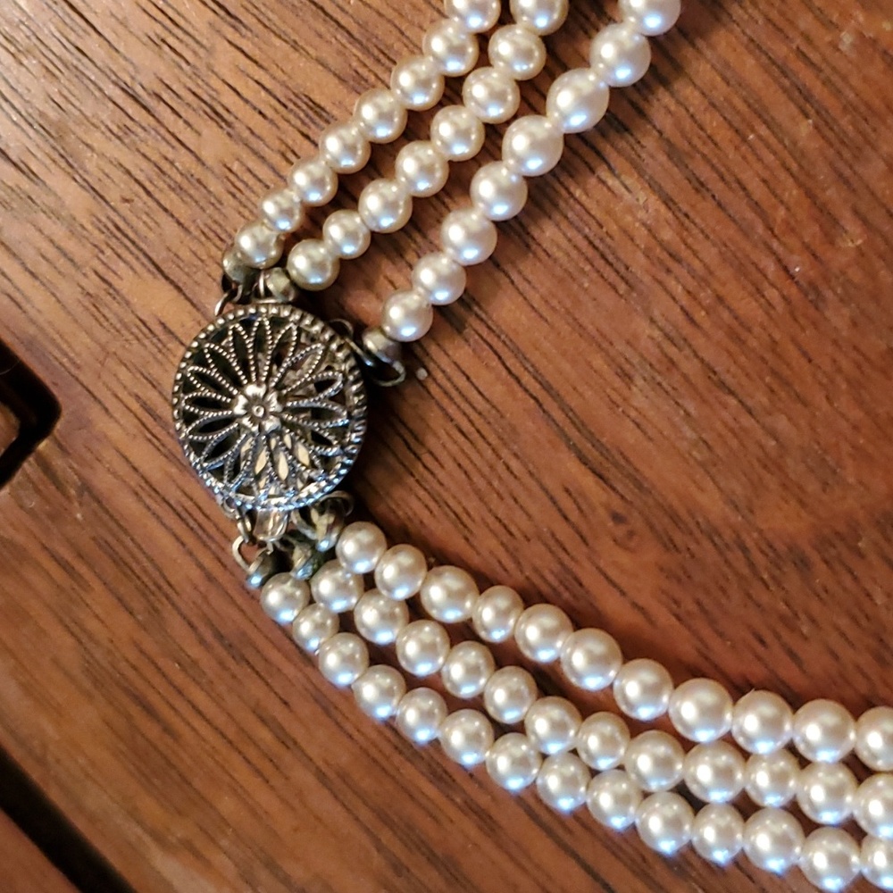 Sterling Silver Vintage Triple Strand Pearl Necklace - Picture 3 of 6